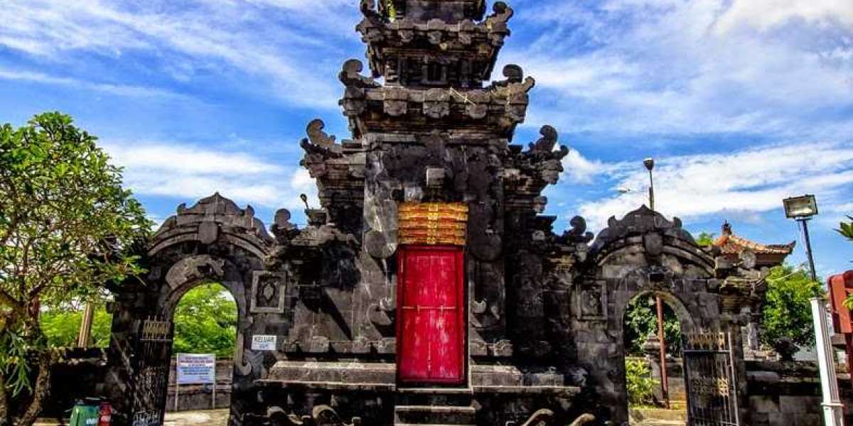 Wisata Religi di Pura Agung Giri Natha, Jepara