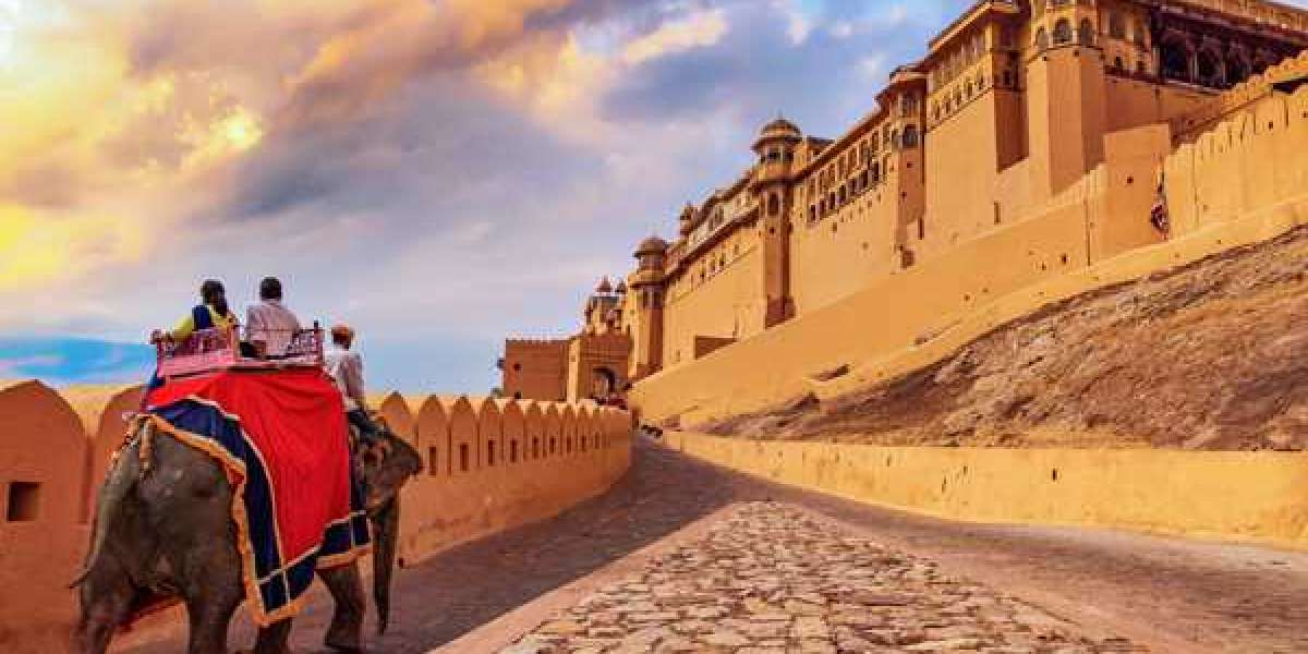 Golden Triangle Tour with Khajuraho and Varanasi