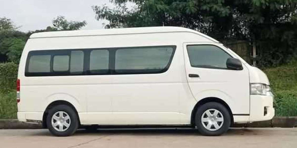 Sewa Toyota Hiace untuk Keluarga, Bisnis, dan Acara: Keuntungan yang Harus Anda Ketahui